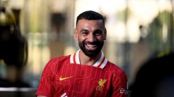 جماهير ليفربول تفاجئ محمد صلاح في أول مباراة بعد التجديد.. هدية محببة
