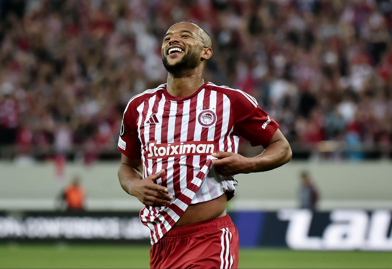 جن جنونه.. رد فعل مدرب أولمبياكوس على رحيل أيوب الكعبي للعين الإماراتي جن جنونه.. رد فعل مدرب أولمبياكوس على رحيل أيوب الكعبي للعين الإماراتي
