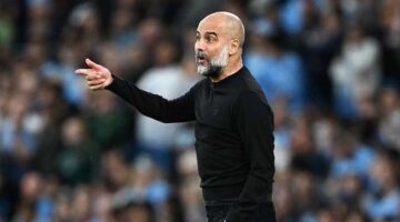 جوارديولا يفاجئ لاعبي مانشستر سيتي قبل مباراة أستون فيلا
