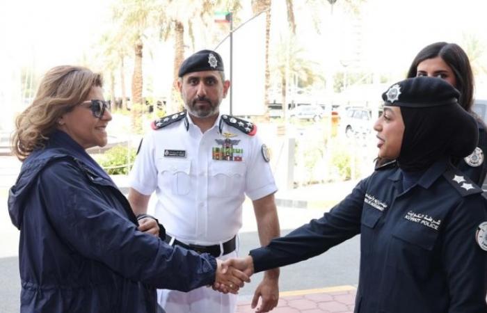 جواهر الدعيج تطلع على خطوات تمكين المرأة في «خفر السواحل» ومشاركتها بدعم الأمن البحري جواهر الدعيج تطلع على خطوات تمكين المرأة في «خفر السواحل» ومشاركتها بدعم الأمن البحري