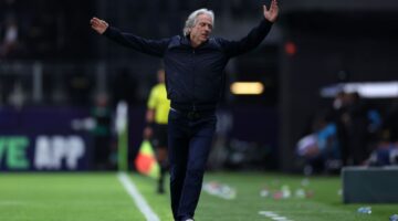 جيسوس يستبعد نجم الهلال من مباراة الخليج
