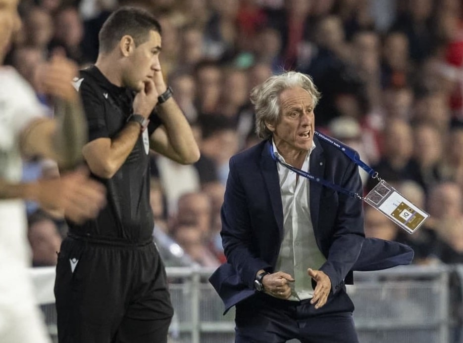 جيسوس يكسر صمته ويرد بقوة على تدريب منتخب البرازيل جيسوس يكسر صمته ويرد بقوة على تدريب منتخب البرازيل