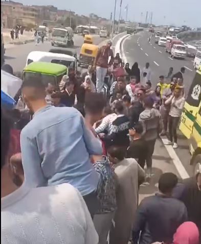 حبس الأم المتهمة بإلقاء طفليها من أعلى كوبري مُشاة في الإسكندرية