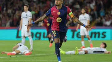 حدد سعره.. برشلونة منفتح على بيع رافينيا