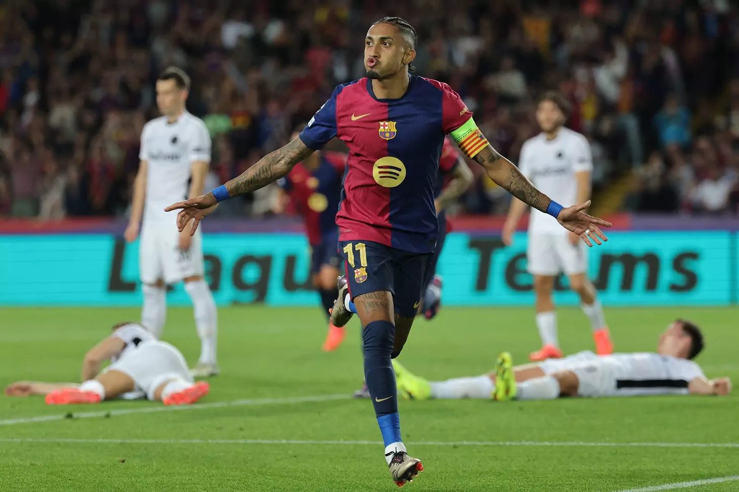 حدد سعره.. برشلونة منفتح على بيع رافينيا حدد سعره.. برشلونة منفتح على بيع رافينيا