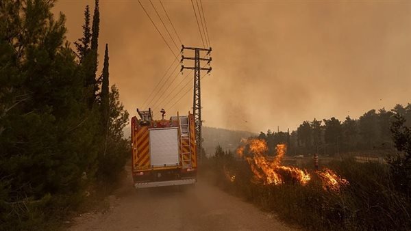 حرائق الغابات تأكل 7 كم من الأراضي المحتلة.. وإسرائيل تستغيث (صور وفيديو) حرائق الغابات تأكل 7 كم من الأراضي المحتلة.. وإسرائيل تستغيث (صور وفيديو)