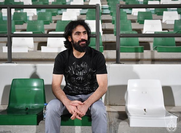 حسين عبد الغني يرشح فريقا سعوديا لحصد اللقب الآسيوي حسين عبد الغني يرشح فريقا سعوديا لحصد اللقب الآسيوي