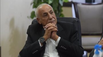 حسين لبيب يهنئ سيدات الزمالك بالتتويج ببطولة إفريقيا للكرة الطائرة