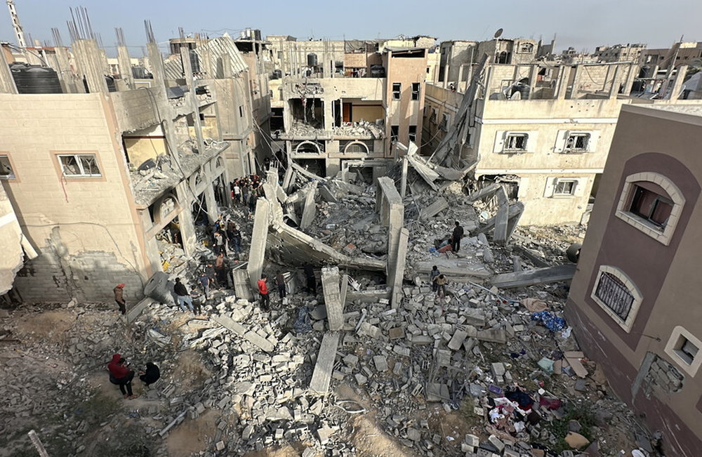 حصيلة الشهداء في قطاع غزة ترتفع إلى 51,266 منذ بدء العدوان الإسرائيلي حصيلة الشهداء في قطاع غزة ترتفع إلى 51,266 منذ بدء العدوان الإسرائيلي