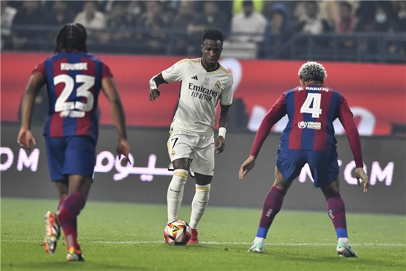 حكم كلاسيكو الكأس.. فأل حسن للريال أم برشلونة؟