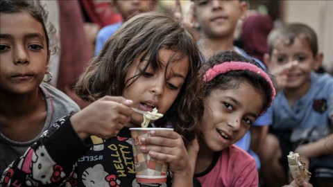 حكومة غزة ترفض وبشكل قاطع آلية إسرائيلية جديدة لإدخال للمساعدات للفلسطينيين: تُكرّس واقع السيطرة والابتزاز السياسي حكومة غزة ترفض وبشكل قاطع آلية إسرائيلية جديدة لإدخال للمساعدات للفلسطينيين: تُكرّس واقع السيطرة والابتزاز السياسي