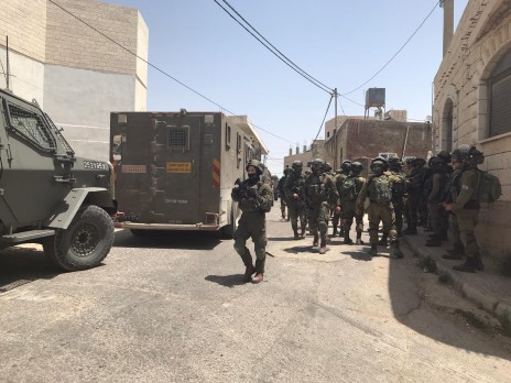 حماس تعتبر اقتحام نابلس “تصعيدا خطيرا” وتدعو لـ”هبة شعبية” بالضفة حماس تعتبر اقتحام نابلس “تصعيدا خطيرا” وتدعو لـ”هبة شعبية” بالضفة