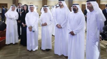 حمدان بن محمد يزور بورصة بومباي ويقرع جرس بدء تداولاتها