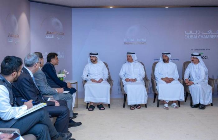 حمدان بن محمد يستعرض مع وزير التجارة والصناعة في الهند آفاق الشراكة الاقتصادية الشاملة حمدان بن محمد يستعرض مع وزير التجارة والصناعة في الهند آفاق الشراكة الاقتصادية الشاملة