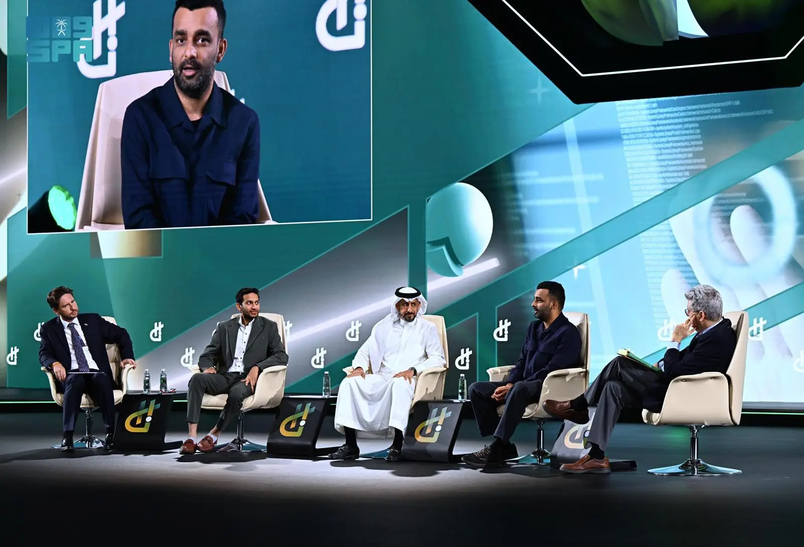 خبراء عالميون يبحثون في مؤتمر القدرات البشرية تمكين الشباب خبراء عالميون يبحثون في مؤتمر القدرات البشرية تمكين الشباب