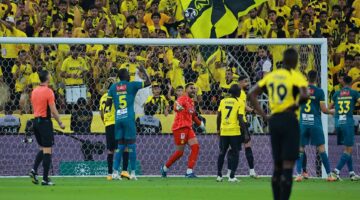 خبير تحكيمي: لاعب الاتحاد نجا من الطرد