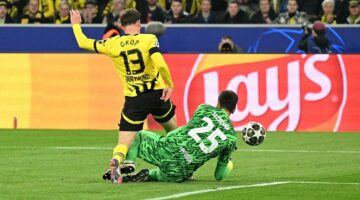خبير تحكيمي يكشف رأيه في ركلة جزاء دورتموند أمام برشلونة