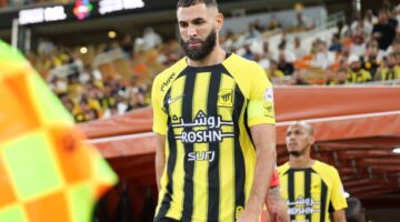 خرج متألمًا.. بنزيما يضاعف معاناة الاتحاد