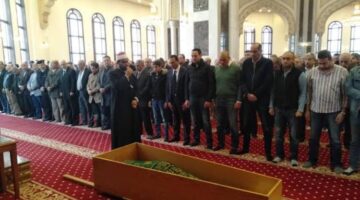 خشي أن تفوته صلاة الجنازة فتيمم… هل تصح صلاته؟