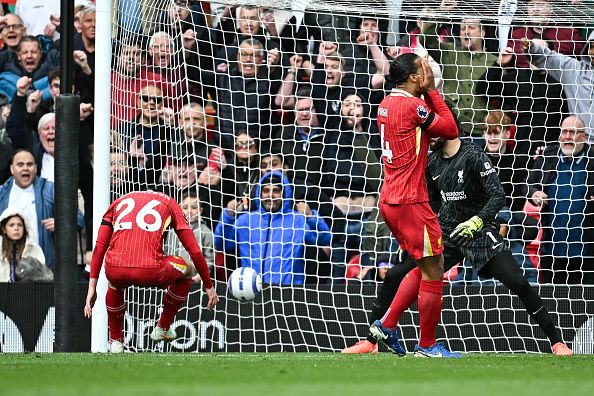 خطأ جديد يورط ليفربول على يد روبرتسون خطأ جديد يورط ليفربول على يد روبرتسون