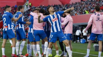 خطوة غير معاتدة من إسبانيول بعد فوز برشلونة بالكأس