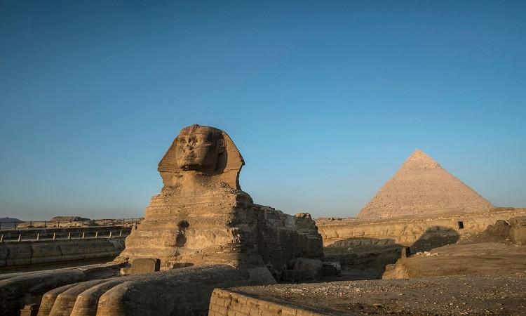 خلال التشغيل التجريبي.. "الآثار": منطقة أهرامات الجيزة تستقبل 15 ألف زائر