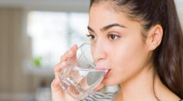 د. الأبجيجي: الماء يحمي المخ والقلب ويمنع الجلطات