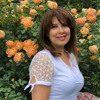 د. نهلة غسّان طربيه: شذور شعريّة ونثريّة: “أقراصُ العيد”