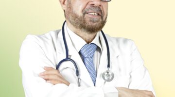 إيقاف جودة عواد عن مزاولة مهنة الطب عامًا.. دعا لوقف استخدام الأنسولين والأدوية