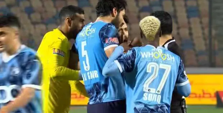 بيراميدز يتأخر بهدف أمام الجيش الملكي في الشوط الأول من أبطال أفريقيا بيراميدز يتأخر بهدف أمام الجيش الملكي في الشوط الأول من أبطال أفريقيا