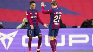 دي يونج يحتفل برقم مميز مع برشلونة