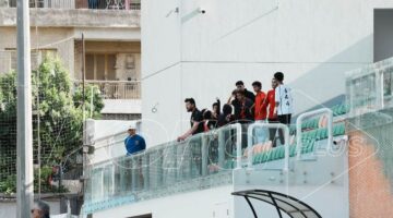 ديميتري ليبوف يدير مباراة الأهلي أمام البنك من المدرجات.. صور