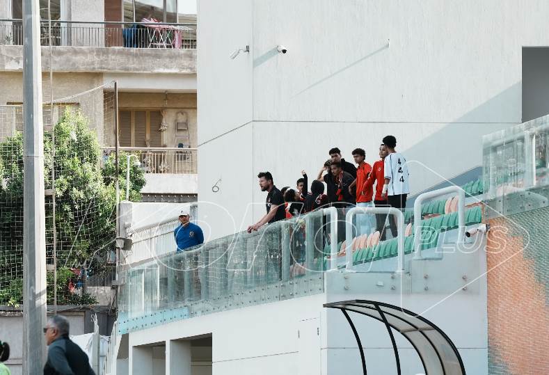 ديميتري ليبوف يدير مباراة الأهلي أمام البنك من المدرجات.. صور ديميتري ليبوف يدير مباراة الأهلي أمام البنك من المدرجات.. صور