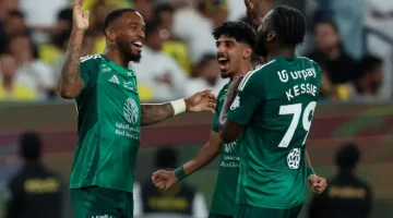 رئيس الأهلي يفاجئ لاعبيه قبل مواجهة الهلال