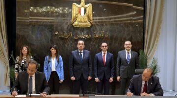 رئيس الوزراء: مشروعان لإنتاج ألياف الفيبربوليستر واللباد الصناعي عبر إعادة تدوير المخلفات باستثمارات 1.7 مليار جنيه