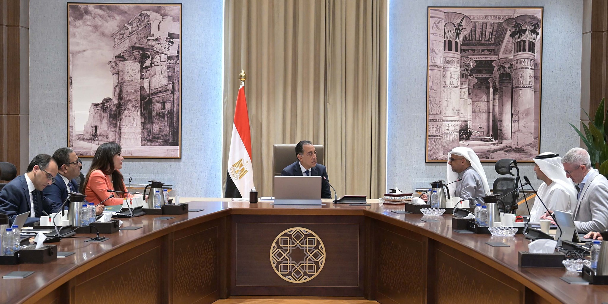 رئيس الوزراء يتابع مستجدات تنفيذ مشروع “رأس الحكمة” رئيس الوزراء يتابع مستجدات تنفيذ مشروع “رأس الحكمة”