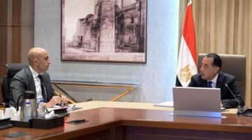 رئيس الوزراء يتابع مع وزير التربية والتعليم عددا من ملفات العمل