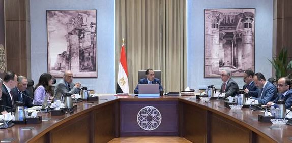 رئيس الوزراء يتابع موقف مشروعات إنتاج الهيدروجين الأخضر