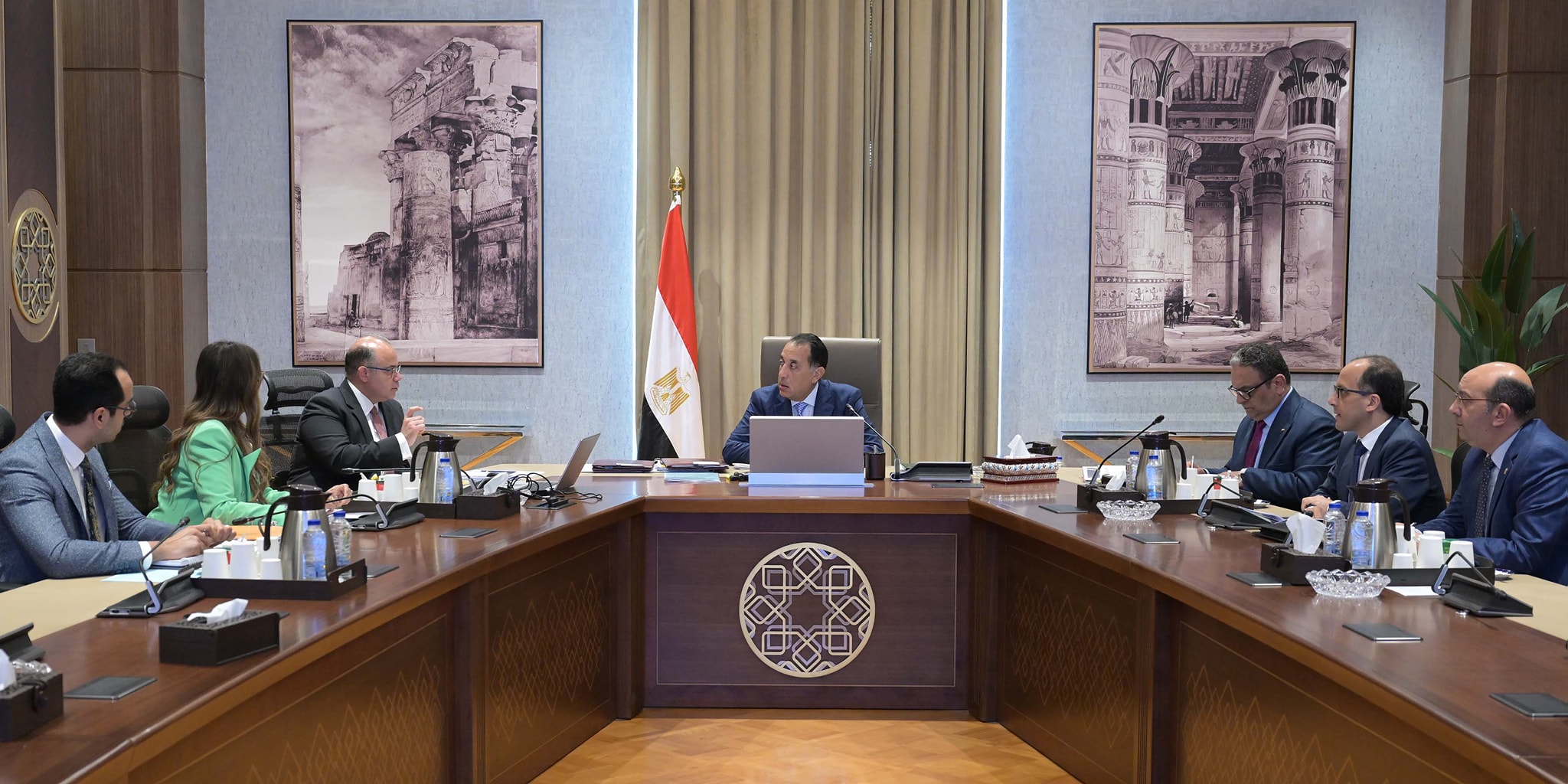رئيس الوزراء يلتقى رئيس هيئة الرقابة المالية لاستعراض عدد من ملفات الهيئة رئيس الوزراء يلتقى رئيس هيئة الرقابة المالية لاستعراض عدد من ملفات الهيئة