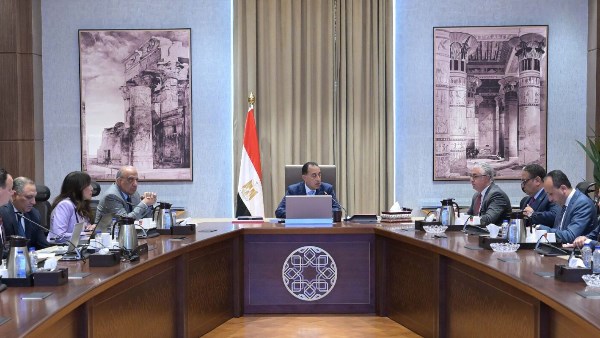 رئيس الوزراء يلتقي رئيس مجلس إدارة مجموعة مجرية لمتابعة سبل التعاون المشتركة رئيس الوزراء يلتقي رئيس مجلس إدارة مجموعة مجرية لمتابعة سبل التعاون المشتركة