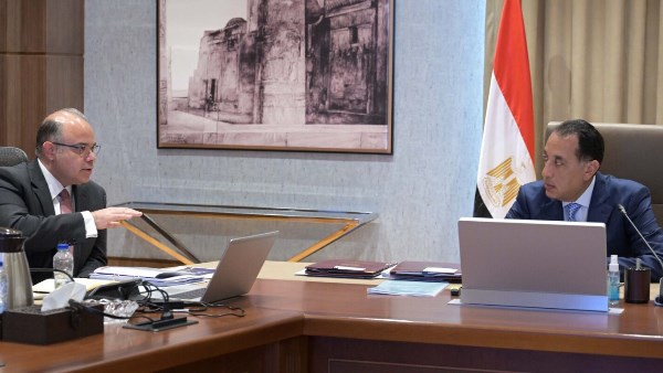 رئيس الوزراء يلتقي رئيس هيئة الرقابة المالية لاستعراض عدد من ملفات الهيئة رئيس الوزراء يلتقي رئيس هيئة الرقابة المالية لاستعراض عدد من ملفات الهيئة