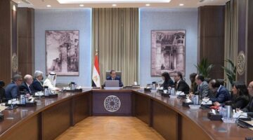 رئيس الوزراء يلتقي وفد الصندوق العربي للإنماء الاقتصادي والاجتماعي