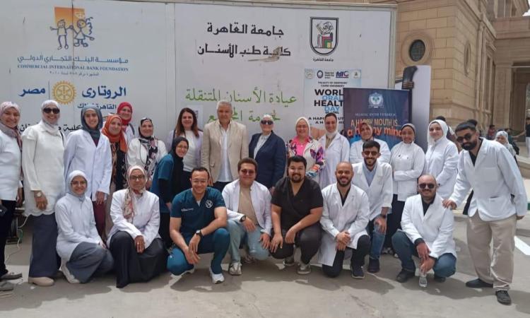 رئيس جامعة القاهرة يوجه بتوفير عيادات أسنان متنقلة دوريا داخل الحرم الجامعي
