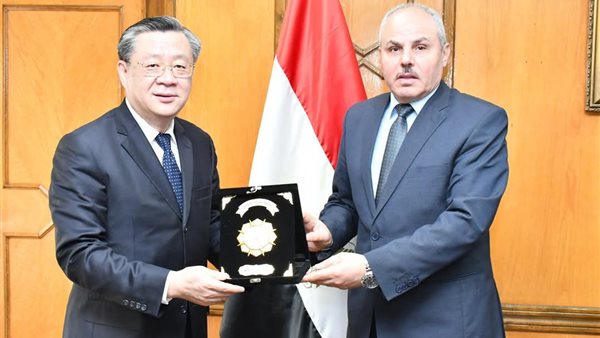 رئيس جامعة القناة يستقبل نائب وزير الشئون الدينية والقوميات بجمهورية الصين الشعبية رئيس جامعة القناة يستقبل نائب وزير الشئون الدينية والقوميات بجمهورية الصين الشعبية