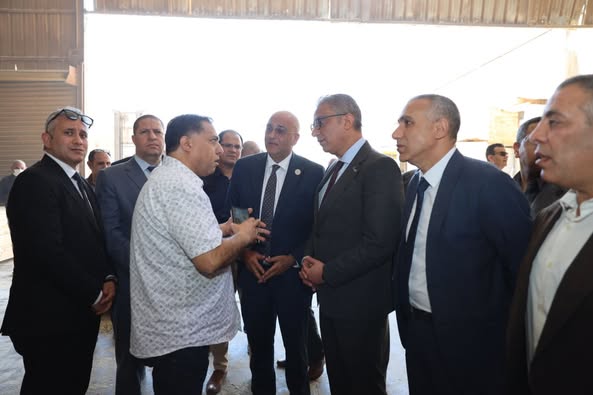 رئيس جهاز تنمية المشروعات ومحافظ الفيوم يتفقدان عدد من المشروعات الصناعية والإنتاجية بالفيوم رئيس جهاز تنمية المشروعات ومحافظ الفيوم يتفقدان عدد من المشروعات الصناعية والإنتاجية بالفيوم