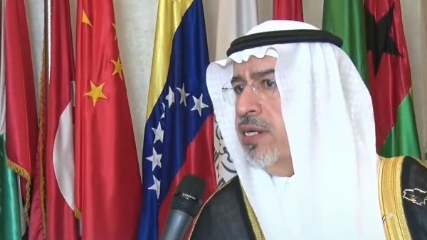 رئيس مجلس الأعمال المصري السعودي: نستهدف زيادة استثمارات الشركات السعودية في مصر إلى 50 مليار دولار خلال 4 أعوام رئيس مجلس الأعمال المصري السعودي: نستهدف زيادة استثمارات الشركات السعودية في مصر إلى 50 مليار دولار خلال 4 أعوام