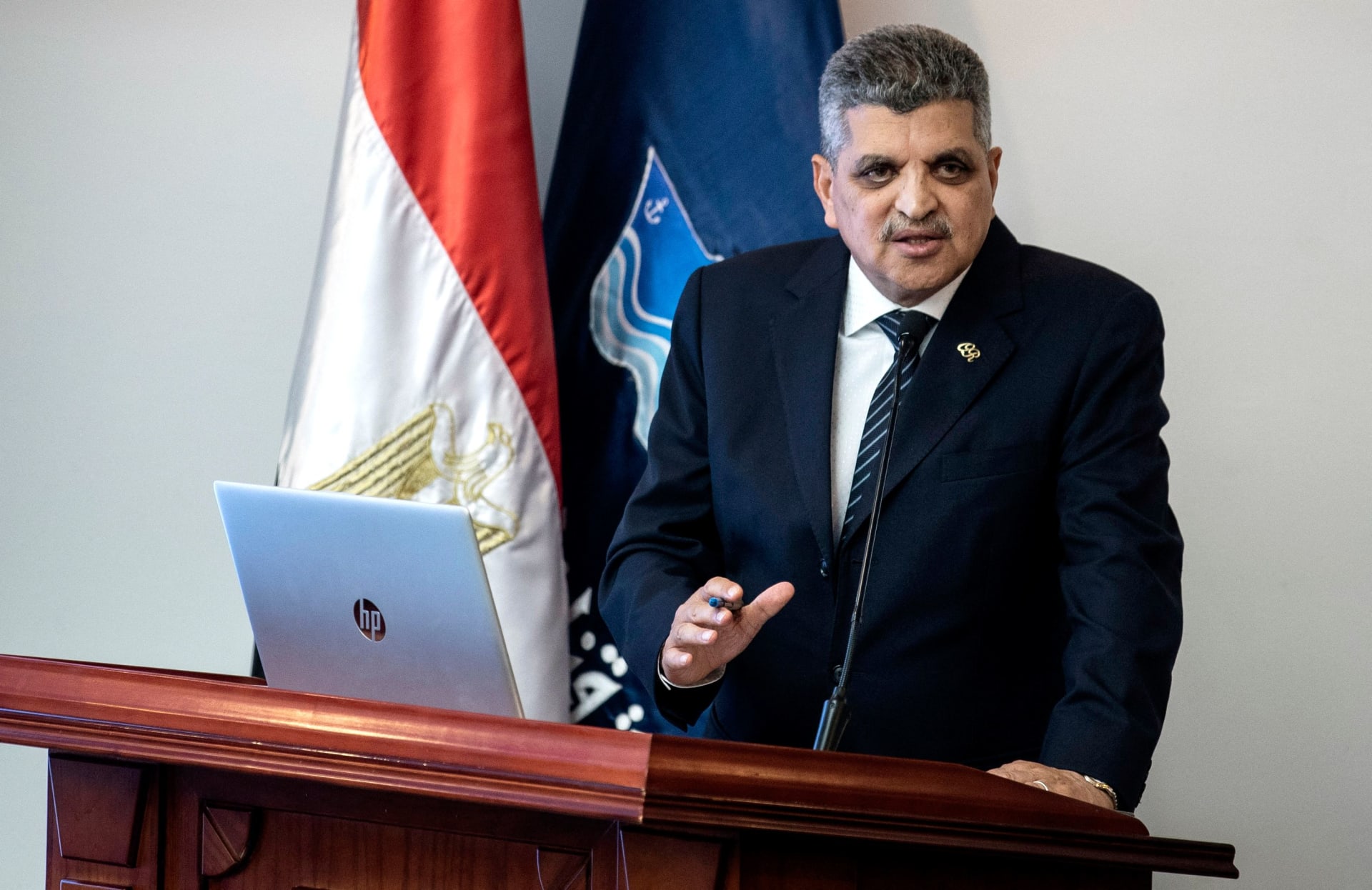 رئيس هيئة قناة السويس يؤكد حدوث تحسن فى مؤشرات الملاحة بالقناة رئيس هيئة قناة السويس يؤكد حدوث تحسن فى مؤشرات الملاحة بالقناة