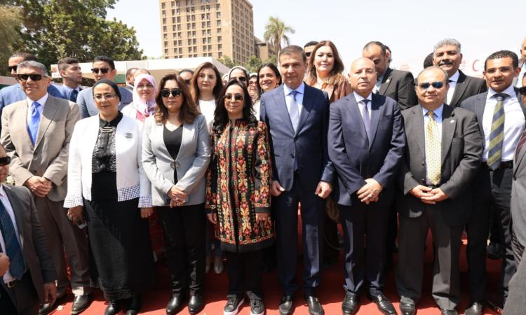 رئيسة"قومي المرأة"تشارك بافتتاح معرض ديارناللحرف اليدوية والتراثية رئيسة"قومي المرأة"تشارك بافتتاح معرض ديارناللحرف اليدوية والتراثية