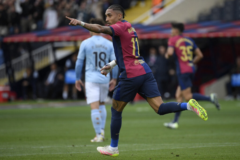 رافينيا يعادل رقم نيمار.. الساحر البرازيلي يكتب مجده في برشلونة رافينيا يعادل رقم نيمار.. الساحر البرازيلي يكتب مجده في برشلونة