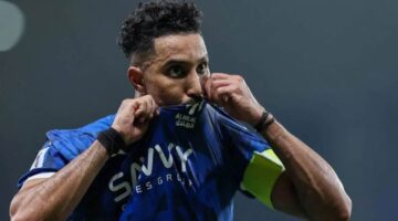 رد فعل سالم الدوسري بعد مطالبات جماهير الهلال بتجديد عقده.. شاهد